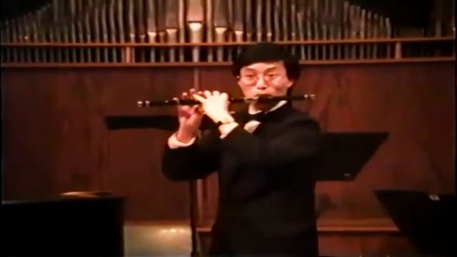 Ming Li: Chinese Bamboo Flute (DiZi) European Folk Song смотреть онлайн