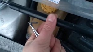 Самые дешёвые газовые упоры капота Опель омега б.