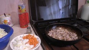 Тушеная капуста с грудинкой.  Мамин рецепт по- деревенски.