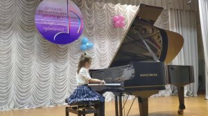 Деньщикова Мадина(7лет)-1.Весело-Грустно(Бетховен)2.Клоуны(Кабалевский)