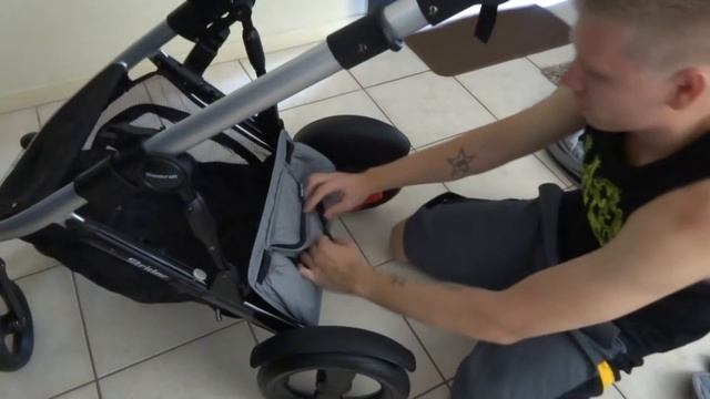 ASSEMBLY REQUIRED: The Pram смотреть онлайн