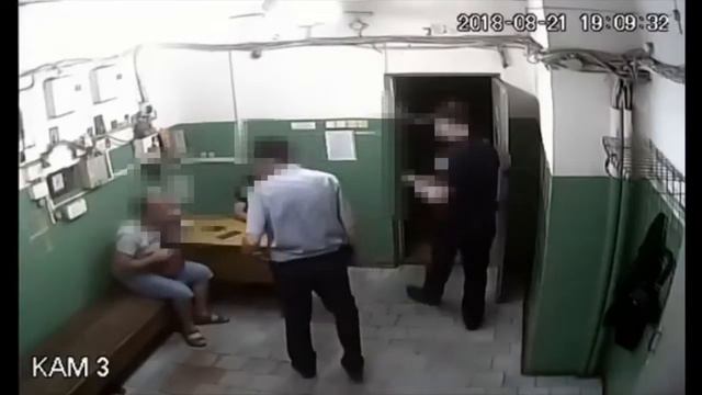 В Харькове задержали полицейских которые вымогали деньги смотреть онлайн