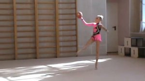 Барышева Аня. мяч