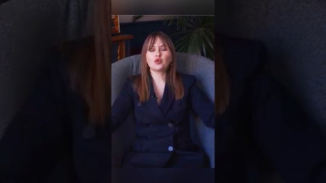 А она уже за муж за него вышла и троих детей родила #отношения