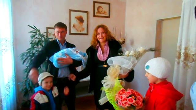 Выписка из роддома Лазаревского, г. Сочи. Март 2013 смотреть онлайн