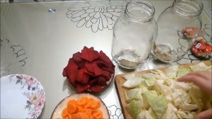 Хрустящая капуста на зиму со свёклой
