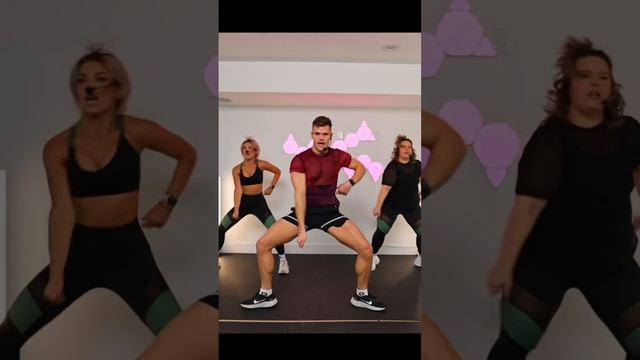 This new #dualipa is ???✨ @TheFitnessMarshall @AllisonFlorea смотреть онлайн