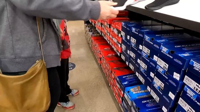 За обувью для мальчиков в магазин SKECHERS (Memory Foam) - моя любимая обувь / Цены на обувь в США