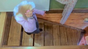 Дети нашли дом Привет соседа! Света и Богдан убегают от Hello Neighbor