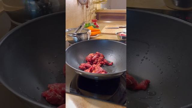 WOK С ГОВЯДИНОЙ