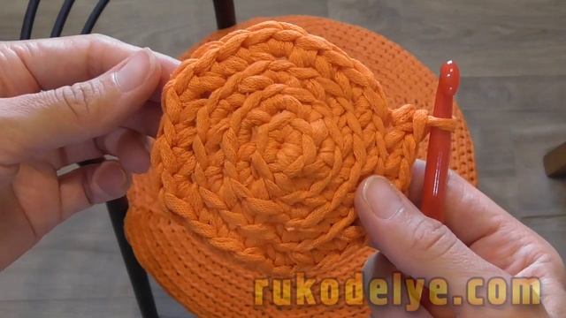 Чехол для стула крючком. Вязание для кухни. Оригинальная накидка сидушка на стул.