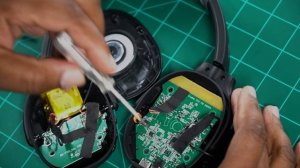 Skullcandy Crusher EVO: What Makes The Vibrations?! ? (Teardown)