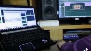 КАК ЛЮДЕЙ ПАСУТ ПО СОТОВЫМ ТЕЛЕФОНАМ.