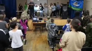 Выступление Михаила Калинкина в оздоровительном центре "Патриот" перед школьниками.mp4