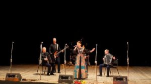 Ехали цыгане,поет Елена Курбанова