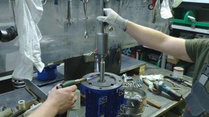 Снятие удлинителя с вала двигателя насосов ООО "Пищевые Насосы"