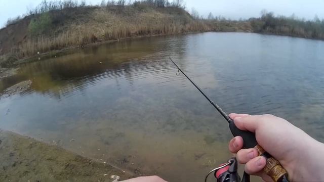 Окунь после нереста сошел с ума!!! Ловля на вертушку в карьере