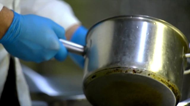 Вкусный рецепт пасты с томатами черри, рукколой и моцареллой под соусом Песто. Рецепты  "У Палыча"