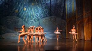 Снежинки из балета П. И. Чайковский «Щелкунчик» Балетная школа Вежновец