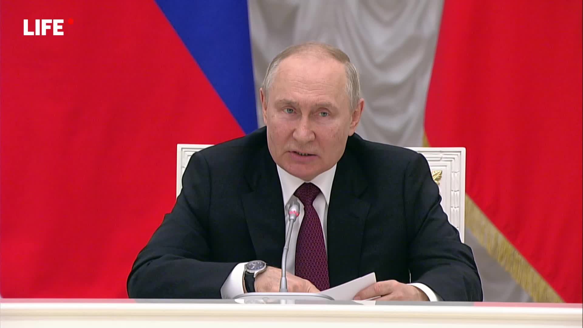 Путин проводит совещание по развитию социальных лифтов