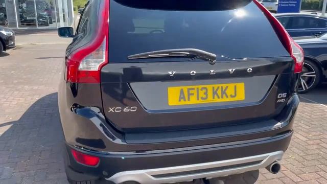 VOLVO XC60 D5 R DESIGN Nav 5dr AWD Finished in Black Sapphire Metallic Paint. Reg AF13KKJ смотреть онлайн