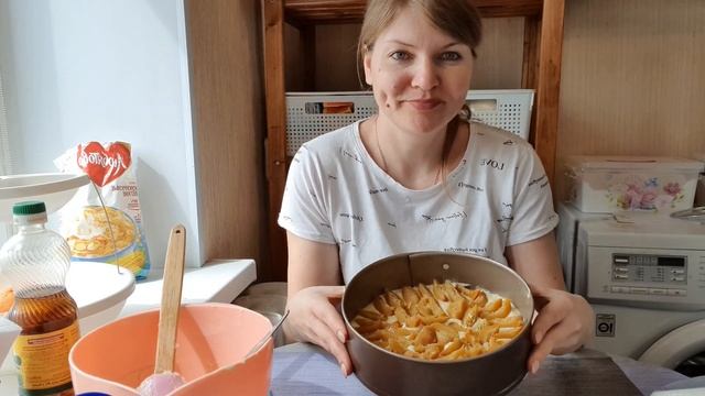 Готовлю пирог с персиками в сливочной заливке?
