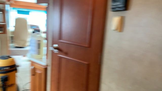 Заменили напольное покрытие на качественный ковролин и сделали масштабную химчистку смотреть онлайн