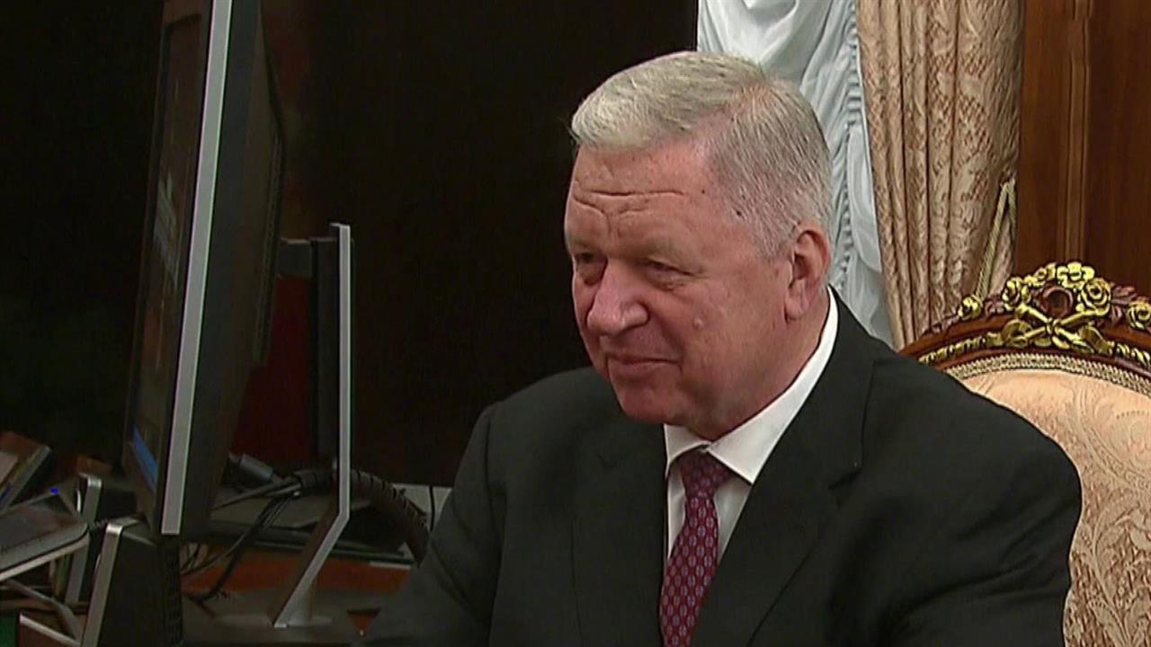 Владимир Путин встретился в Кремле с главой Федерации независимых профсоюзов РФ Михаилом Шмаковым