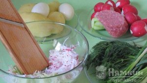Окрошка на минеральной воде и кефире