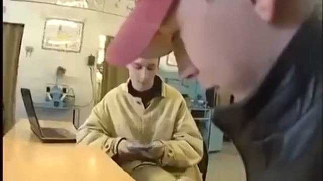 Сварщик сварщик парень работящий(электродов ящик)