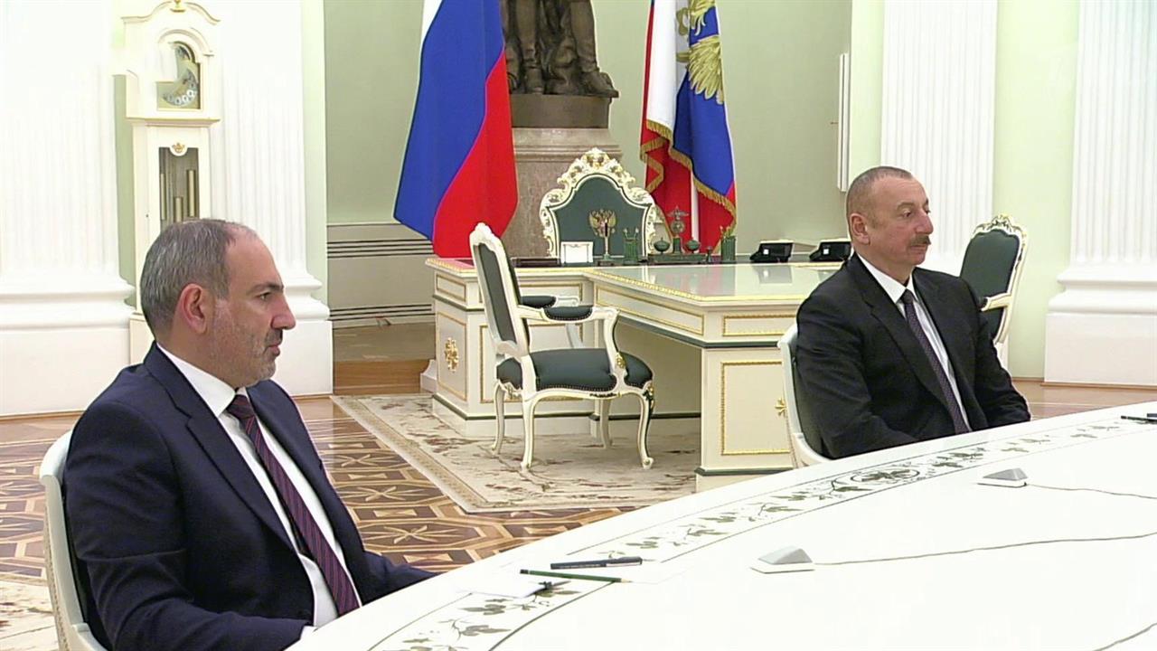 Трехсторонние переговоры. Пашинян Алиев. Пашинян и Алиев встреча.