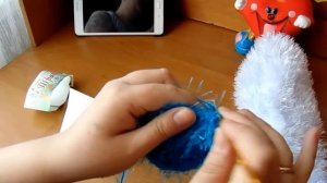 Вязание спицами Шапочка из травки с 3,5 -8 лет.