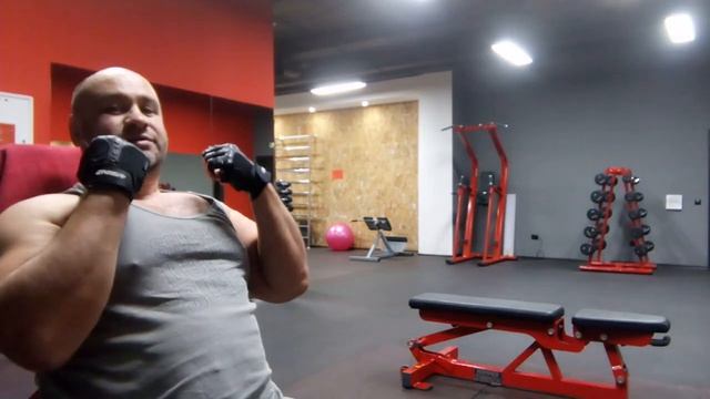 ТЕРМИНАТОР - жим Арнольда , техника выполнения ! смотреть онлайн