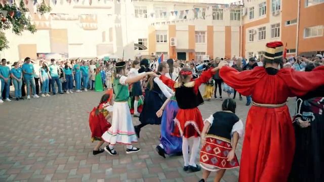 #Мы_едины Фестиваль национальных культур. Школа №53 г. Сочи. Часть 2. смотреть онлайн