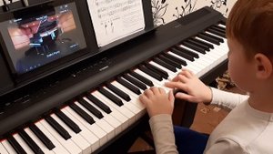 Девица зарученая на пианино для детей