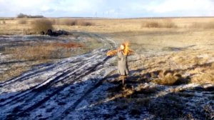 Сжигание чучела на праздник масленицы в деревне Лозы