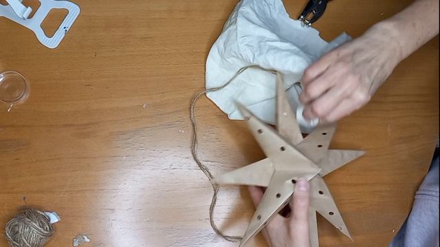 НОВОГОДНИЙ ДЕКОР из бумаги // ЗВЕЗДЫ, ГИРЛЯНДЫ, ФЛАЖКИ // ПРОСТО и БЫСТРО // Крафт, обои, пакеты. смотреть онлайн