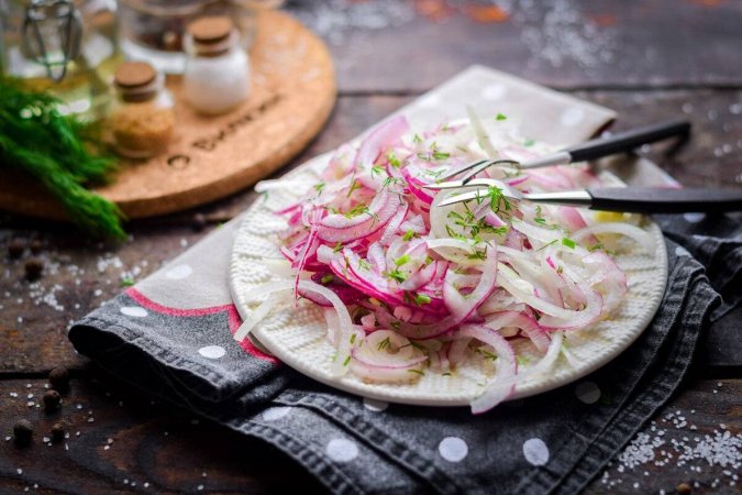 Маринованный лук для шашлыка и салатов.