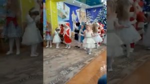 Малыши карандаши новый год)))хи хи ха ха