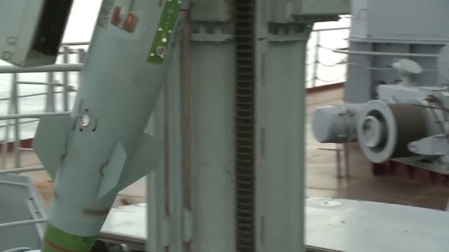 ГРКР «Москва» прибыл к побережью Латакии для противовоздушной обороны района смотреть онлайн