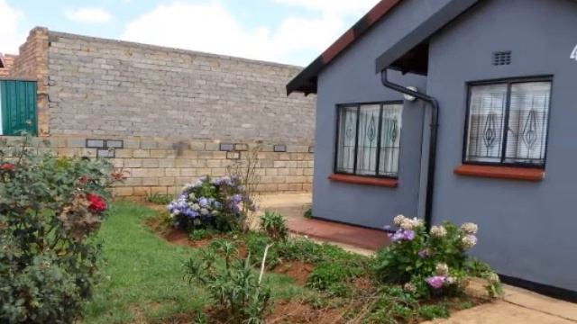 2.0 Bedroom Residential For Sale in Protea Glen, Soweto, South Africa for ZAR R 480 000 смотреть онлайн