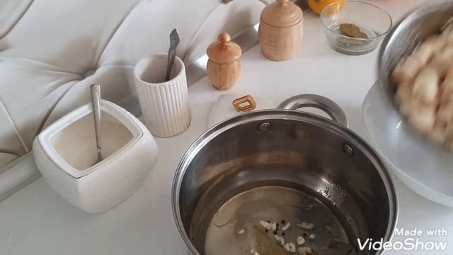 МАРИНОВАННЫЕ ШАМПИНЬОНЫ! 5мин работы! #маринованныегрибы смотреть онлайн