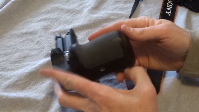 Sony a580 Vertical Grip Accessory Review смотреть онлайн