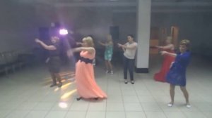 неожиданный флешмоб родителей на выпускной