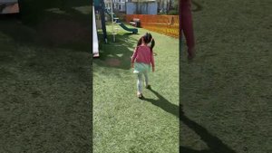 Алиса и секретный путь на горку. Загибаем пальчики и считаем до десяти.