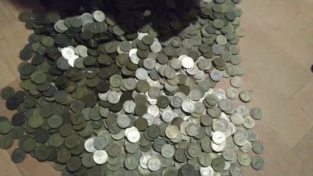 Открываем копилку ёмкостью 2,5 л.