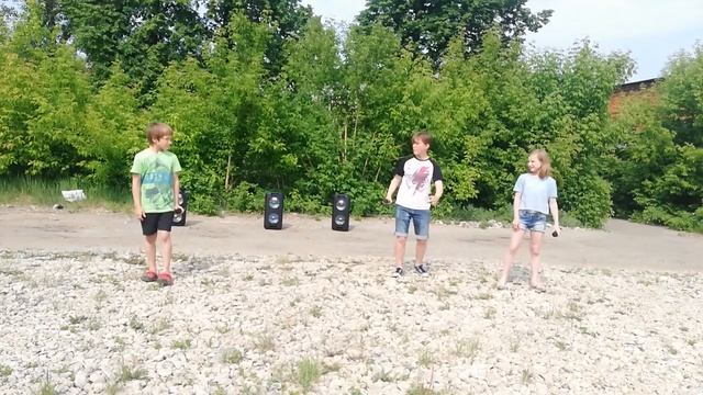 Поют дети  Едем в соседнее село, Тест V210 и MR 1010a смотреть онлайн