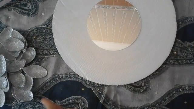 اصنعي مرآة الشمس الرائعة فقط بملاعق البلاستيك How to recycle plastic spoons into a sun-like mirror смотреть онлайн