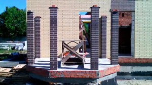 ОПОРНЫЕ КИРПИЧНЫЕ СТОЛБЫ ДЛЯ ТЕРРАСЫ