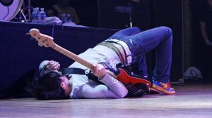 PETE WENTZ'S NEW DANCE MOVE???